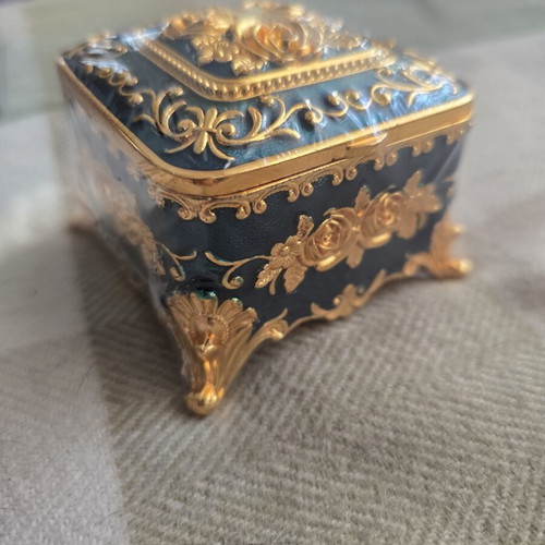 Luxury jewelry box
