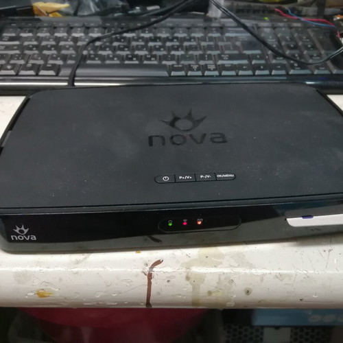 Nova box DZS3001LFN decoder like new with power supply and remote