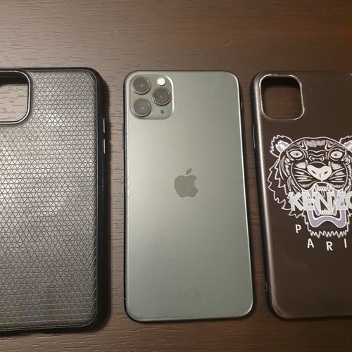 Iphone 11 Pro Max 64GB used midnight green with Kenzo and Spigen cases
