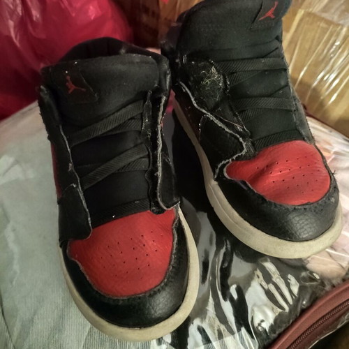 Jordan No27 athletic shoes used, black and red