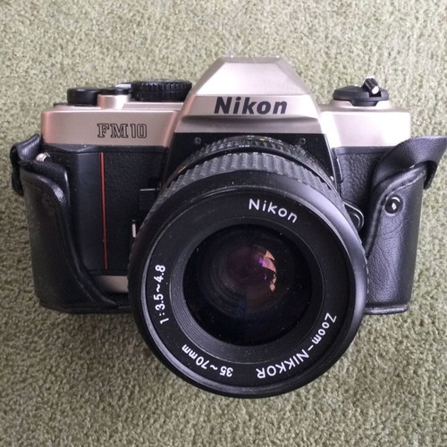 Nikon FM10 analog photography complete set and accessories new