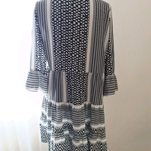 Pigalle airy summer dress like new, size M, black and white