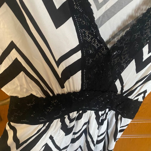 Zic Zac Dress like new, black and white, size S