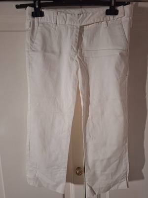 Zara women's 3/4 pants in excellent condition, white, size S