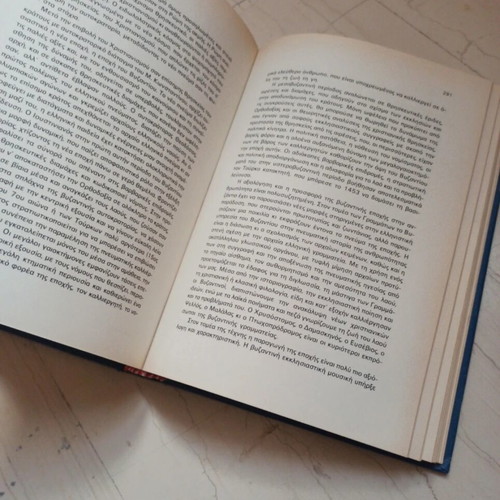Exhibitions like new, set of 4 volumes
