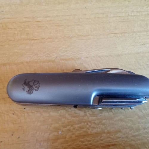 Swiss pocket knives like new, set of 2