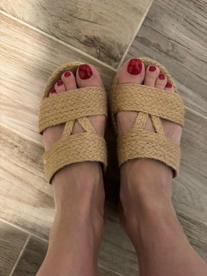Koniaris beige sandals size 38 like new