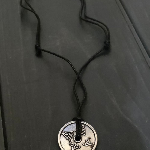 Vegvisir pendant with Scandinavian runes like new