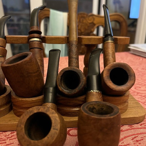 Collectible smoking pipes used with stand