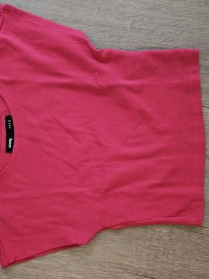 Sinsay crop top size S like new, fuchsia color