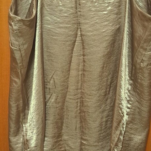 Satin top H&M like new, bronze color, size L
