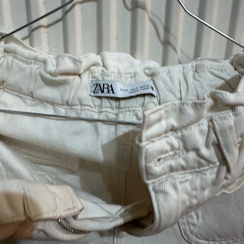 Zara women's beige jeans like new with elastic waist