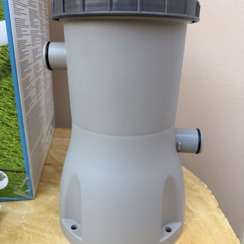 Bestway Flowclear 3028 L/h Pool Water Pump like new