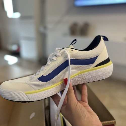 Vans Ultrarange sneakers size 43, white