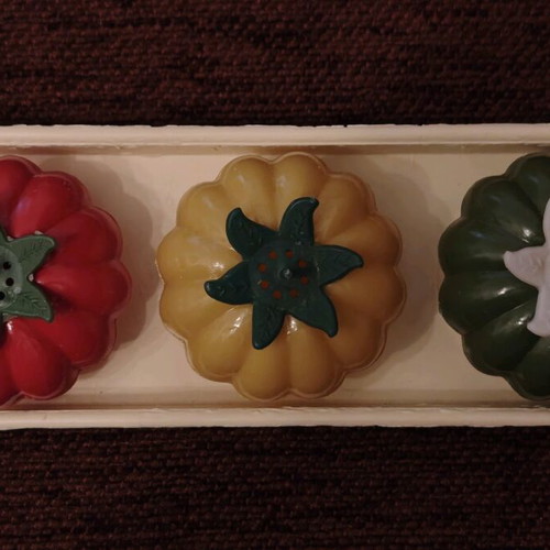 Vintage decorative spice containers