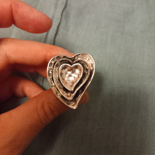 Elastic ring heart-shaped like new, silver color