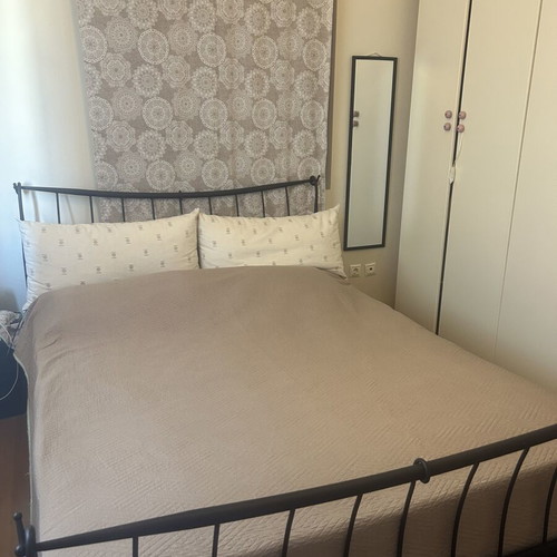 Double iron bedroom set like new, dark matte brown