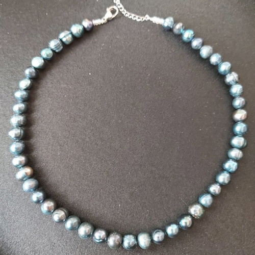 Necklace black genuine pearls new