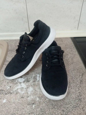 Skechers Athletic Shoes Size 42 Like New