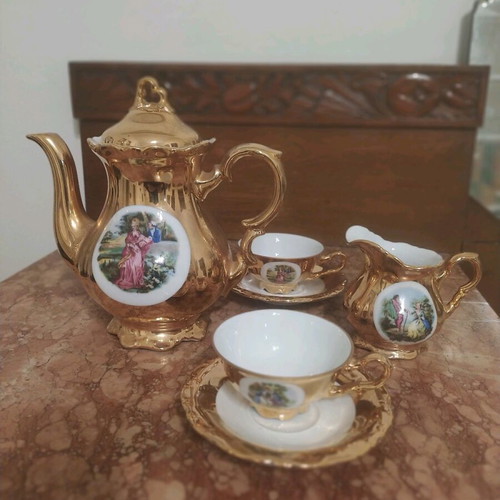 Waldershof Bavaria coffee set 22k gold like new, collectible