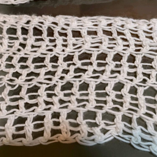 Julia Bergovich scarf new, white with loose knit
