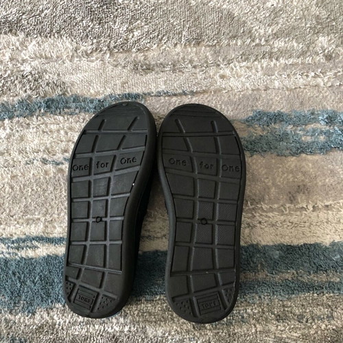 TOMS kids espadrilles like new, size 25