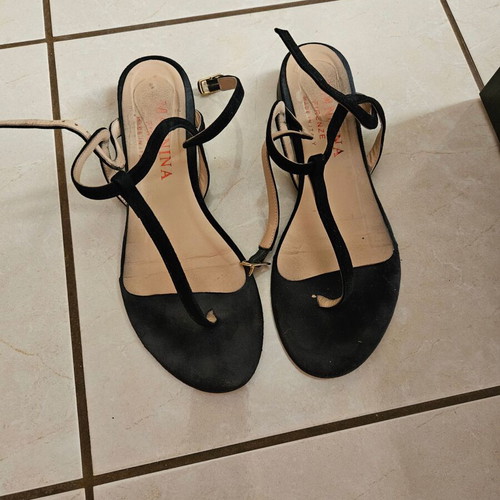 Italian leather suede sandals like new, size 38, black