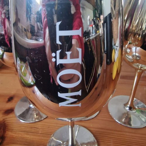 Moet champagne glasses 4 gold color new