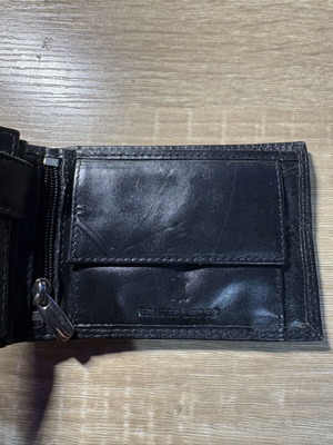 Leather wallet like new, black