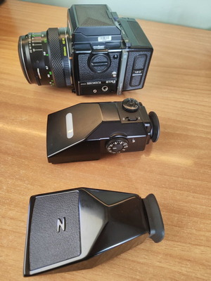 Zenza Bronica ETRSi Medium Format Camera 645 with 50mm F2.8 Lens and Two Prisma Viewfinders like new