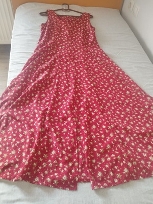 Vintage Maxi Floral Dress Medium (No. 38) like new, red