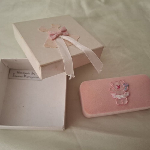 Boxes for children's jewelry like new