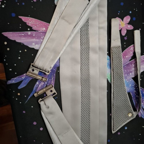 Bugatchi Men's Cummerbund and Neck Accessory Set satin silver, like new