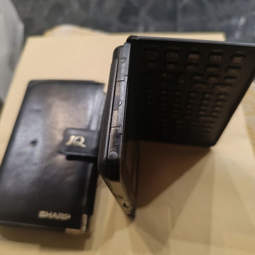 Sharp IQ-7000 organiser vintage, used with leather case