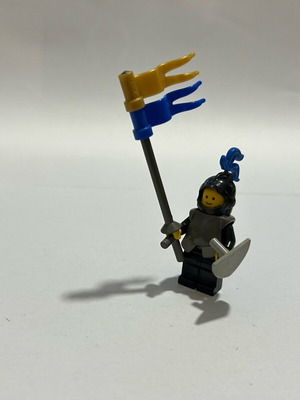 Lego Minifigure Knight μεταχειρισμένο, κράνος με φθορά και βαμμένο
