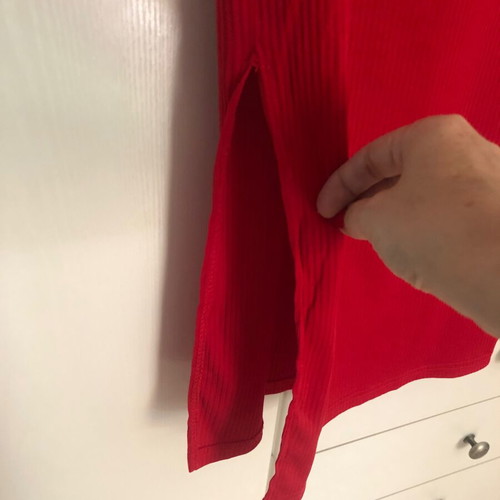 Red summer elastic dress new with side slit size M