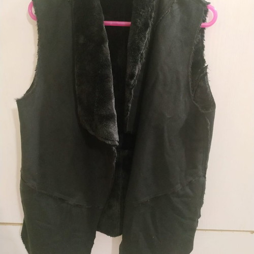 Women's black vest new with fur lining