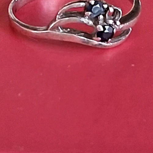 Silver 925 ring used, missing one stone