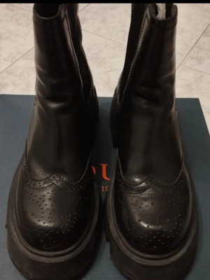 Badura leather ankle boots like new, size 41, black
