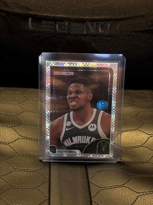 Κάρτα Giannis Antetokoumpo Light Burst Topps NBA Hoops 25/26 σαν καινούργιο