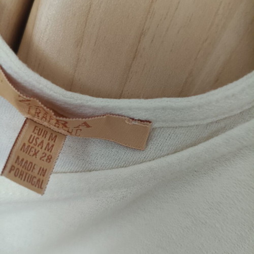 Zara white cream top with back design, like new, medium size