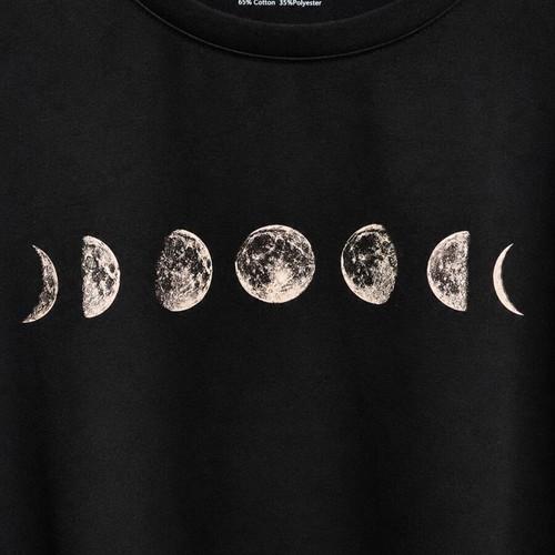 Boxy Cropped T-Shirt with Moon Design like new