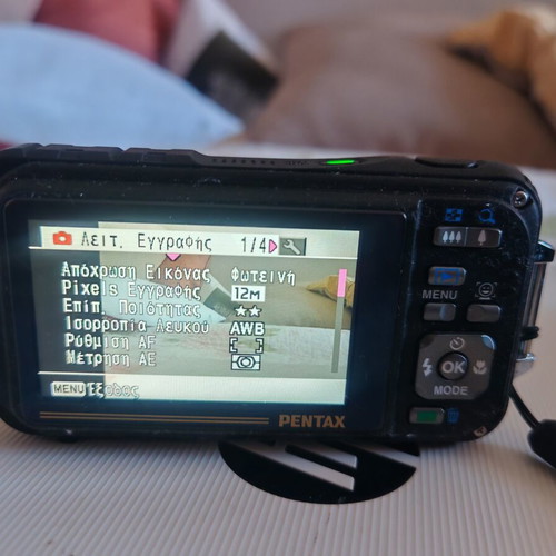 Pentax Optio W90 waterproof camera 12.1 MP with case and memory card