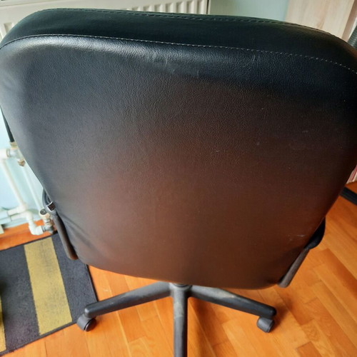 Leather office chair used, black, wheeled, swivel