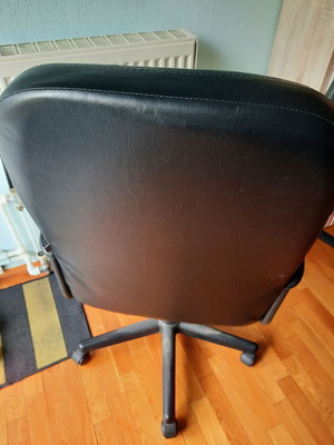 Leather office chair used, black, wheeled, swivel
