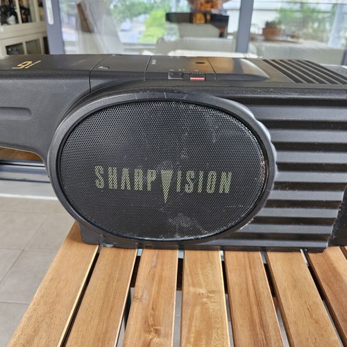 Sharp XV-100ZM LCD Projector like new, vintage zoom lens, video inputs