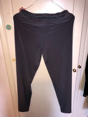 Women's gray leggings used, size 40