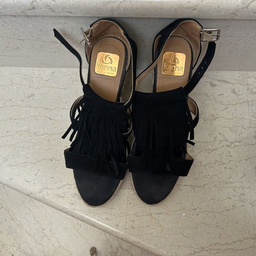 Kanna platform sandals size 38 like new, black suede with fringes