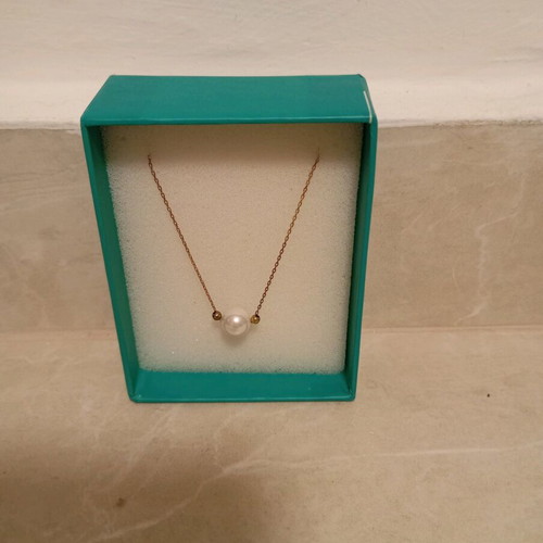 Ozze pearl necklace like new, white and gold