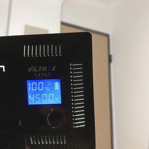 ΚΑΙΝΟΥΡΓΙΟ Επαγγελματικό Προβολέα LED 16,2W Viltrox 132T με Οθόνη κ ρυθμιστή θερμοκρασίας 3300-5600K